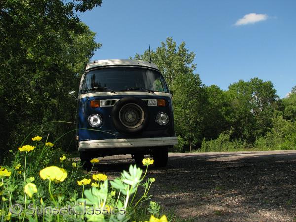 1974-vw-bus-pop-top-526.jpg