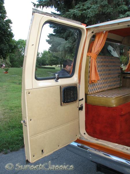 1977-ford-conversion-van-190.jpg